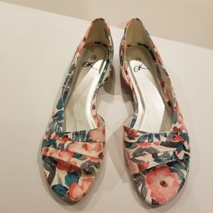 🆕️ New It's OK Floral Flats Faux Snakeskin